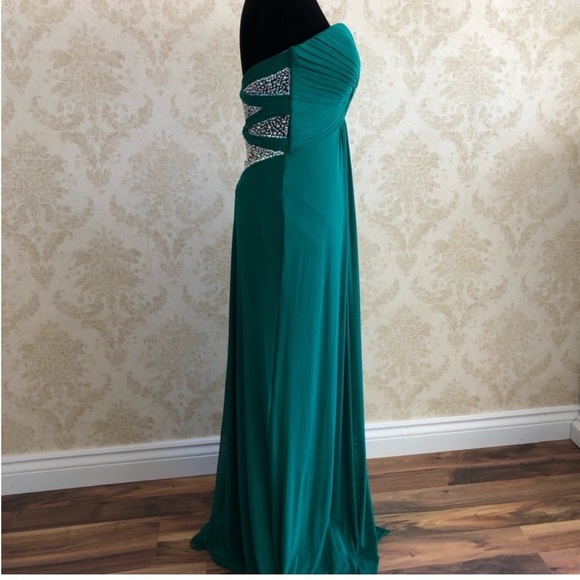 BNWT La Femme beaded gown - Picture 3 of 9